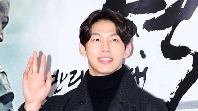'불륜 의혹' 최정원, 활동 중단 했는데…