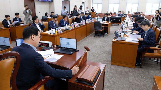 '검찰청 해체' 정부조직법 개정안, 민주당 주도로 행안위 통과