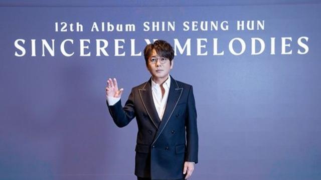 '현재진행형' 신승훈, 녹슬지 않는 발라드 황제가 '35주년'을 기념하는 법 (엑's 현장)[종합]