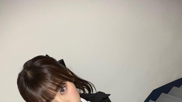 '현프로디테' 유니스 진현주, 단정한 트위드 아래 '반항의 워커'