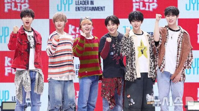 킥플립, 'K팝 보이그룹 끓는점' 된 JYP엔터의 특이점