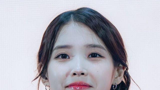 최근 팬미팅한 아이유 비주얼.jpg