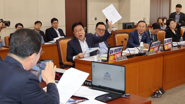 '검찰청 폐지·기재부 분리' 정부조직법 여당 주도 행안위 통과