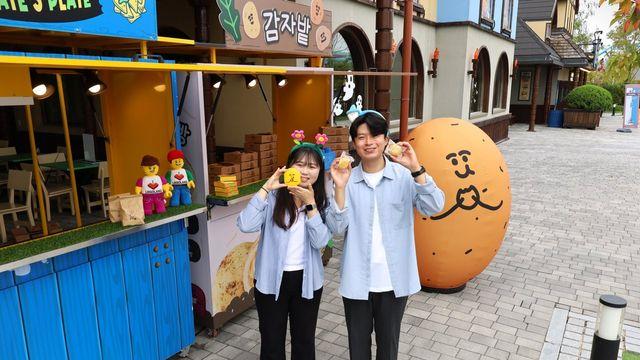 줄 서서 먹던 '그 감자빵' 이제 레고랜드에서 편하게... 몬스터 캐슬 축제 기간 한정 팝업 오픈