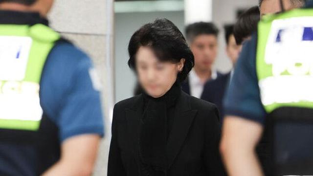 '통일교 실세' 정원주 전 실장 구속심사 약 2시간 만에 종료