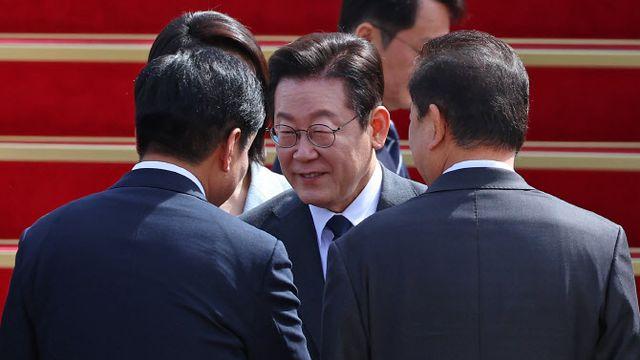 李대통령 “미국 요구 수용 땐 한국은 외환위기 재연”