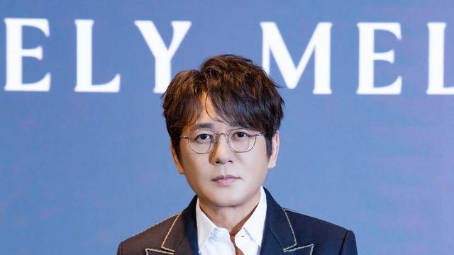 “마지막이라 생각”... 신승훈, 35년 음악 정수 담긴 ‘요즘스러운’ 앨범 [종합]