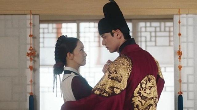 윤아, ‘대장금’ 이영애 꺾었다…시청률 17.6% 찍고 1위 오른 ‘폭군의 셰프’