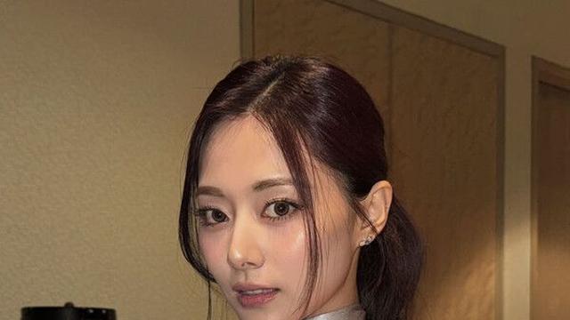 쯔위 뚜렷 이목구비 과시…갈수록 예뻐져