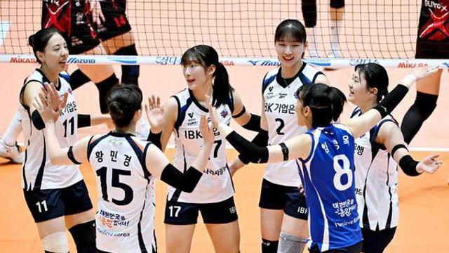 여자배구 IBK기업은행, 컵대회 첫 경기서 정관장에 3-1 역전승