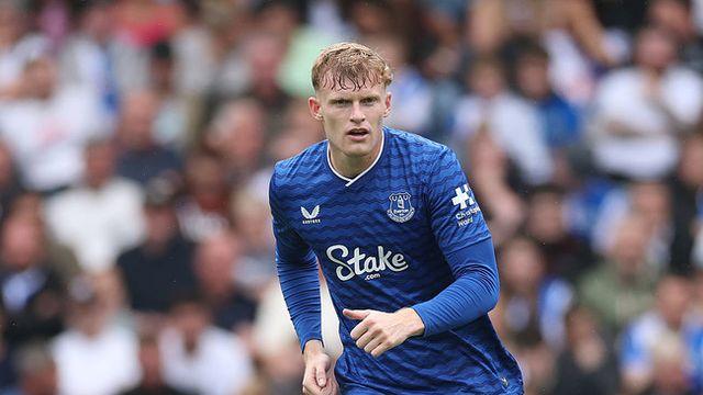 '안 팔아, 돌아가'...에버턴, 맨유-토트넘-리버풀 관심에도 ‘1,311억’ 거인 센터백 지킨다