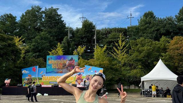 육상 비주얼 여신 김지은, 크롭 톱+레깅스로 뽐낸 애슬레저 교과서