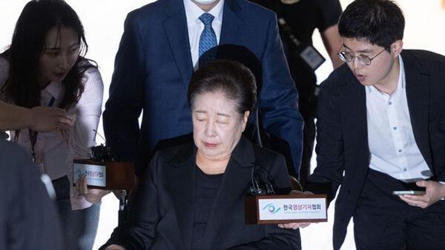 '정교 유착' 한학자 통일교 총재 구속 심사 5시간 만에 종료