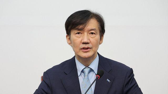 조국, '성 비위' 피해자 직접 만나 위로…