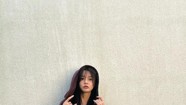 권나라, ‘직장인들’에서 뽐낸 솔직한 매력 처럼 힙한 꾸안꾸 스트릿룩