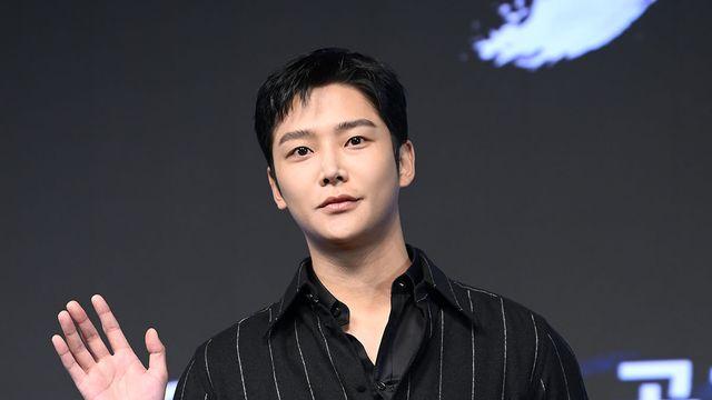 로운, 가장 큰 무기 '멋짐' 내려놨다…