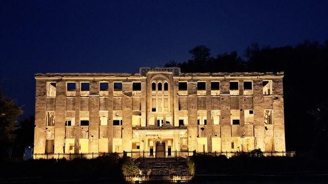 철원 노동당사, '국가유산 미디어아트' 야간관광 도전
