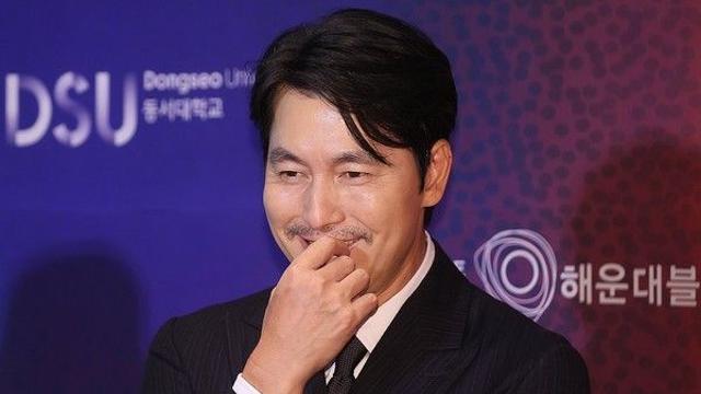 정우성, 혼외자 인정·혼인신고 후 첫 공식석상... 무대 위에서 전한 뜻밖의 한마디는?