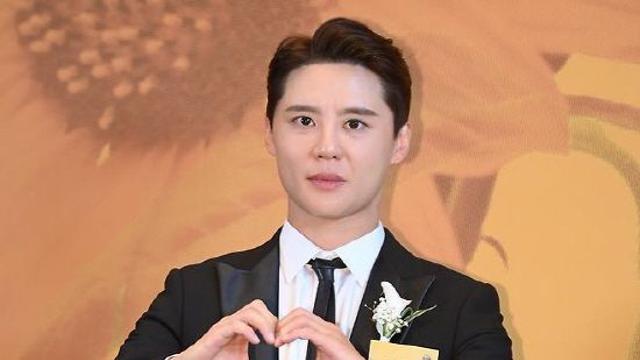 [단독] 김준수, 차기작은 뮤지컬 '비틀쥬스'… 98억살 미치광이 유령 변신