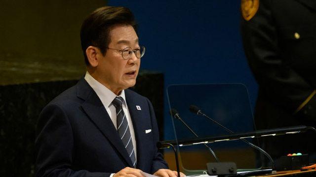 트럼프 “이민 큰 문제” vs 이재명 “동등한 존중”…외신, 정반대 발언 주목