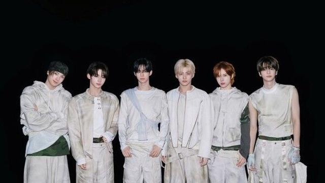 '10월 컴백' 투어스 