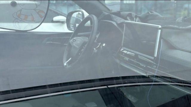 KGM 무쏘 후속 Q300, 실내 변화 포착…대형 디스플레이에 센터페시아 재설계