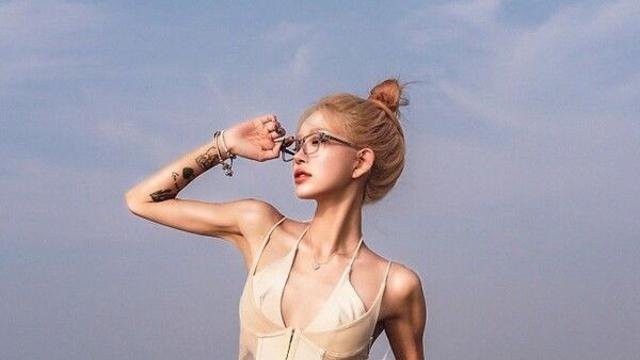 최준희, 55kg 감량 후 뼈마름 몸매 과시…‘엄마 닮은’ 인플루언서의 근황