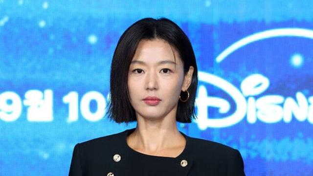 '북극성' 논란…전지현, 中광고 취소 