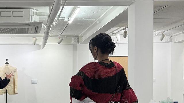 류다인, 그래피티 벽화마저 배경으로 만들어버린 독보적 아우라