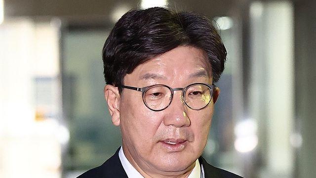 '통일교 1억 수수' 권성동, 김건희특검 출석…구속후 2차 조사