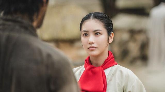 디즈니+ 첫 사극 '탁류', 시작부터 아슬아슬…로운X신예은 묘한 긴장감
