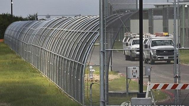 美댈러스 이민당국 구금시설서 총격, 3명 부상…총격범은 자살