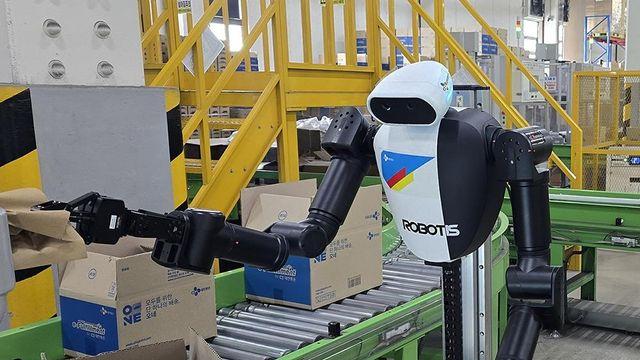 CJ대한통운, 로보티즈 'AI 휴머노이드 로봇' 현장 실증
