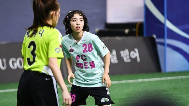 ‘골때녀’ 발라드림 vs 탑걸 필드 위 가요대전…마지막 6강행 티켓 주인공은?