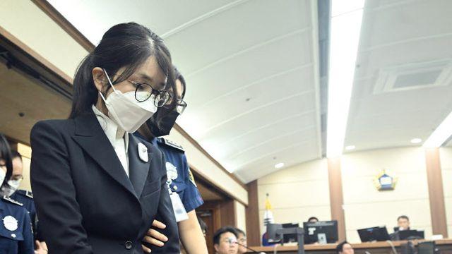 헌정사상 첫 '영부인 재판'…김건희, 혐의 모두 부인