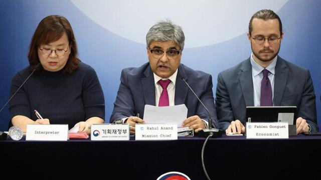 IMF, 한국 올해 경제성장률 전망치 상향