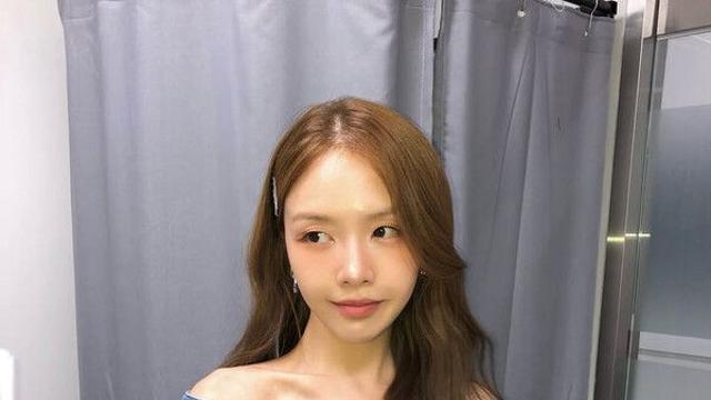 '11월 결혼' 방민아 청청패션 소화…물오른 미모