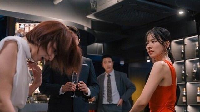 ‘친밀한 리플리 인물관계도’ 이시아 분노 폭발 ‘앙갚음의 따귀’