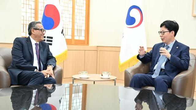외교 1차관, 인니대사 만나 