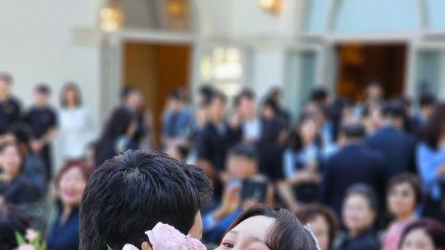 이유영, 출산 후 결혼→훈남 남편 공개…”완벽했다”