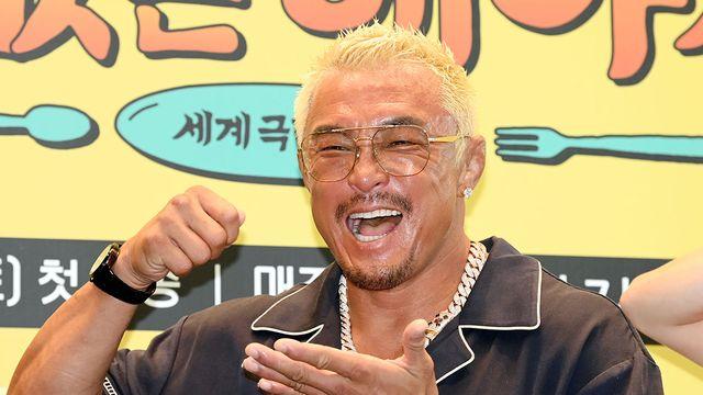 코스프레→사업·예능까지…'아조씨' 추성훈의 24시간이 모자라 [엑's 이슈]