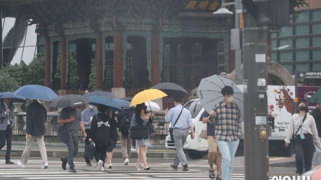<오늘의 날씨> 전국 흐리고 가끔 ‘비’⋯밤엔 차차 갬