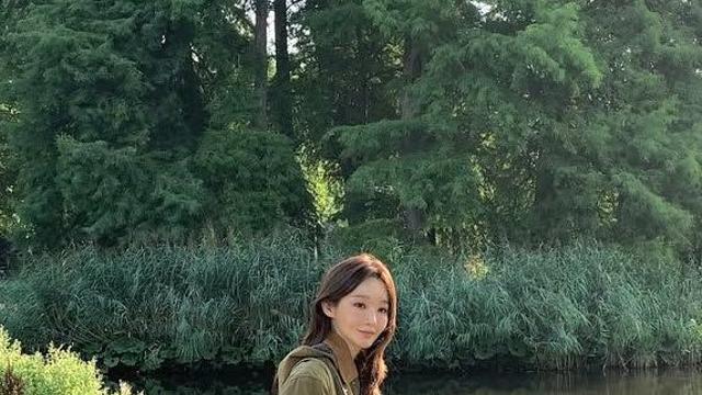 올가을은 스웨이드 백이 대세? 셀럽들의 스웨이드 백 연출법!