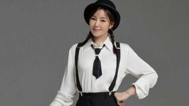 송가인, 글로벌 팬덤 플랫폼 ‘비스테이지’ 공식 홈페이지 오픈…신곡·굿즈·소통 한곳에