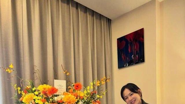 손예진, 꽃보다 화사한 미모…♥현빈 또 반할듯