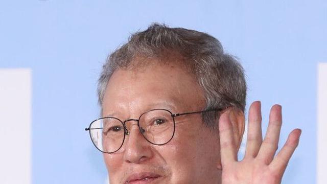 '1호 개그맨' 전유성 