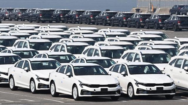 美, EU산 ‘車 관세’ 27.5%→15% 확정···K-자동차 수출 ‘이중고’ 전망