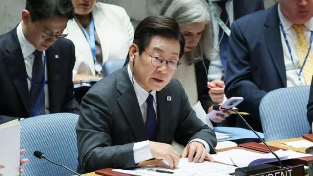 李 대통령, 'AI 국제 평화·안보' 의제 채택·심의…한국 정상으로 첫 공개 토의 주재
