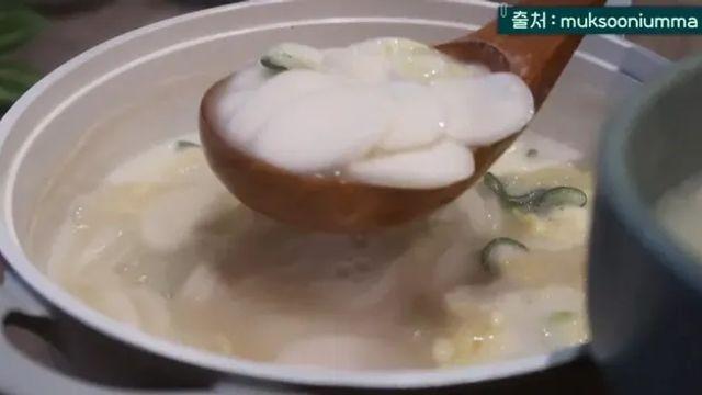 떡국먹으면 한살 먹는다고 하는 이유,,