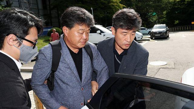 '건진 청탁' 박창욱 도의원, 구속영장 기각 후 첫 특검 출석